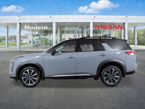 New 2026 Nissan Pathfinder Platinum w/ Cargo Package AWD/4WD image 2
