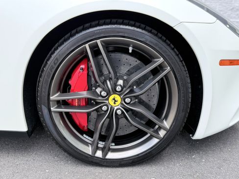 Used 2012 Ferrari FF image 40