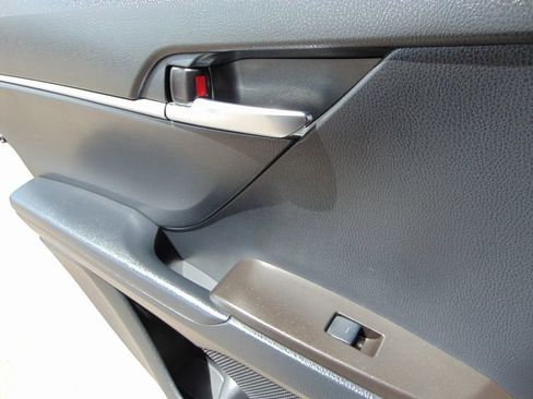 Used 2023 Toyota Camry SE FWD image 23
