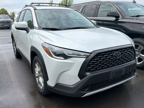 Used 2022 Toyota Corolla Cross LE w/ Moonroof Package AWD/4WD image 25