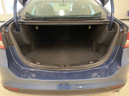 Used 2018 Ford Fusion SE w/ Fusion SE Technology Package image 8