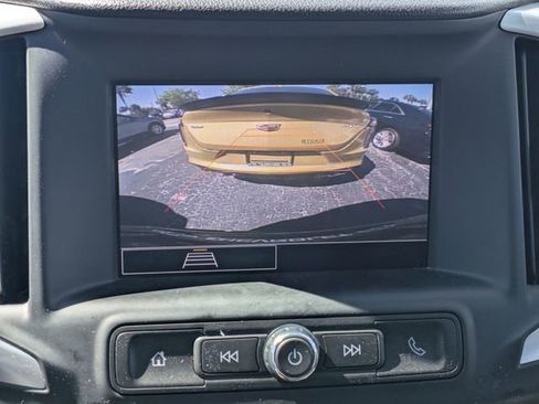 Used 2024 GMC Terrain SLE image 22