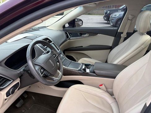 Used 2020 Lincoln Nautilus Reserve image 5