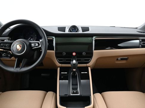 Certified 2026 Porsche Macan image 9