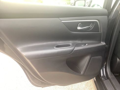 Used 2015 Nissan Altima 2.5 SV w/ Convenience Package FWD image 21