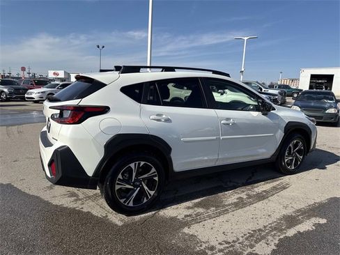 Used 2024 Subaru Crosstrek 2.0i Premium image 2