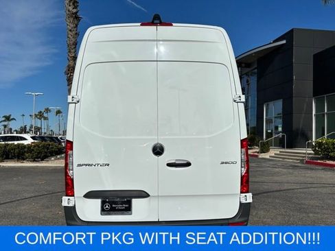 Used 2025 Mercedes-Benz Sprinter 3500 image 4