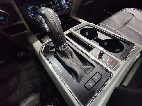 Used 2018 Ford F150 Lariat w/ Equipment Group 502A Luxury AWD/4WD image 40