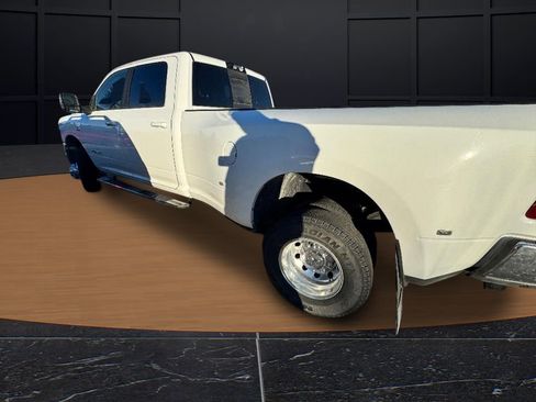 Used 2025 RAM 3500 Laramie image 9
