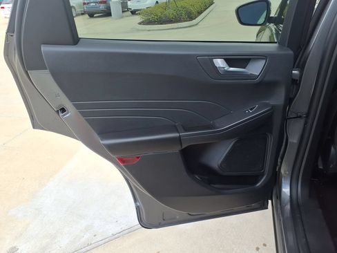 Used 2025 Ford Escape Platinum AWD/4WD image 17