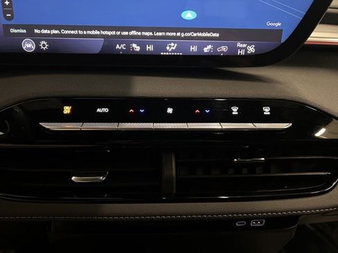 Used 2025 Buick Enclave Preferred image 33