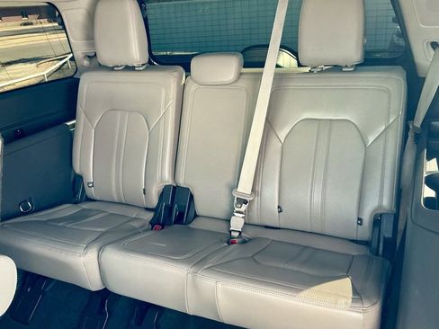 Used 2020 Ford Expedition Limited image 27
