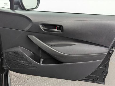 Used 2022 Toyota Corolla LE FWD image 22
