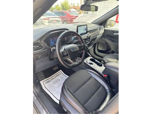 Used 2025 Ford Escape ST-Line Select AWD/4WD image 7