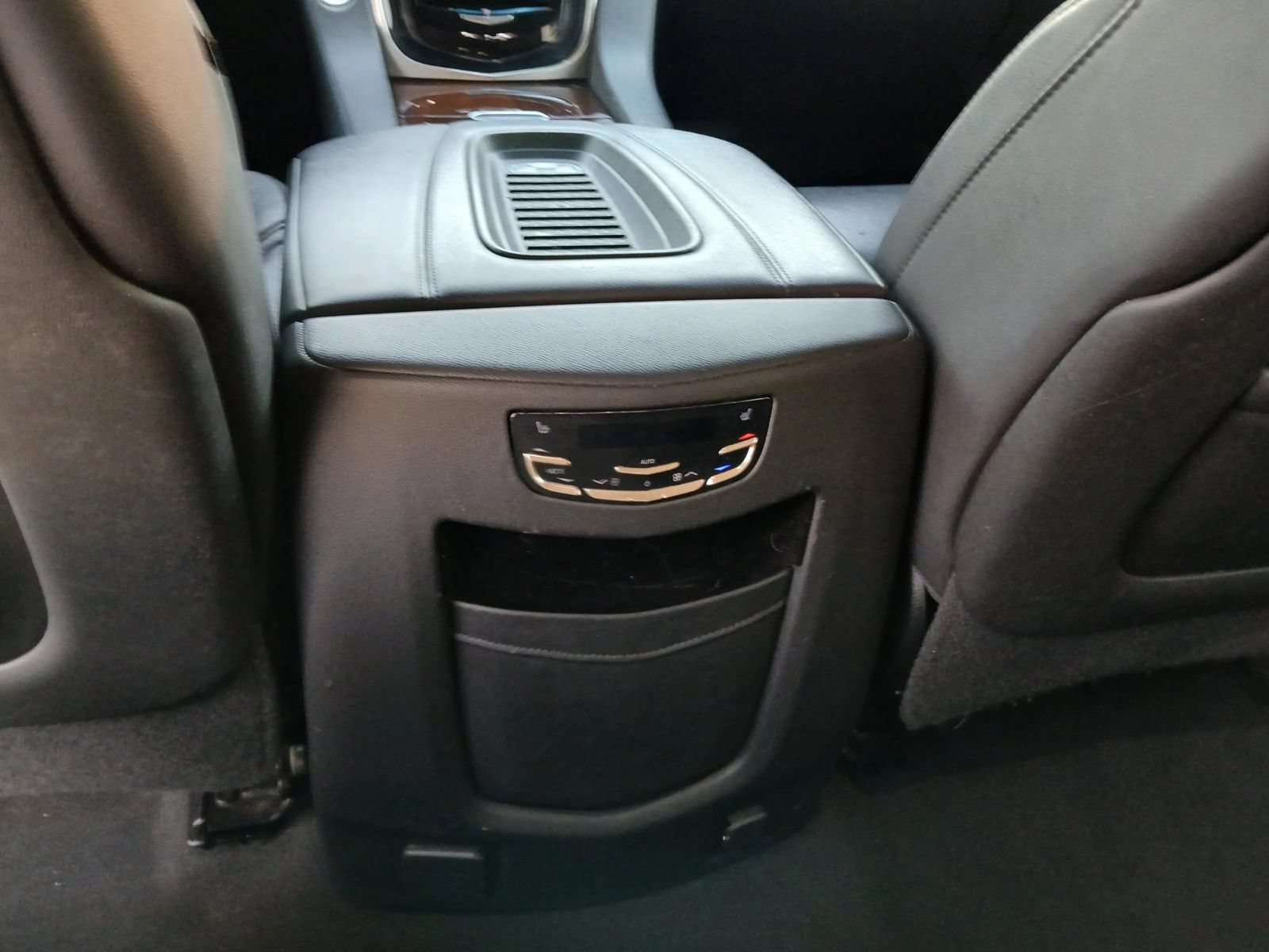 Used 2019 Cadillac Escalade 2WD image 25