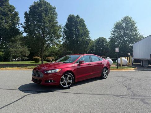 Used 2013 Ford Fusion SE image 1