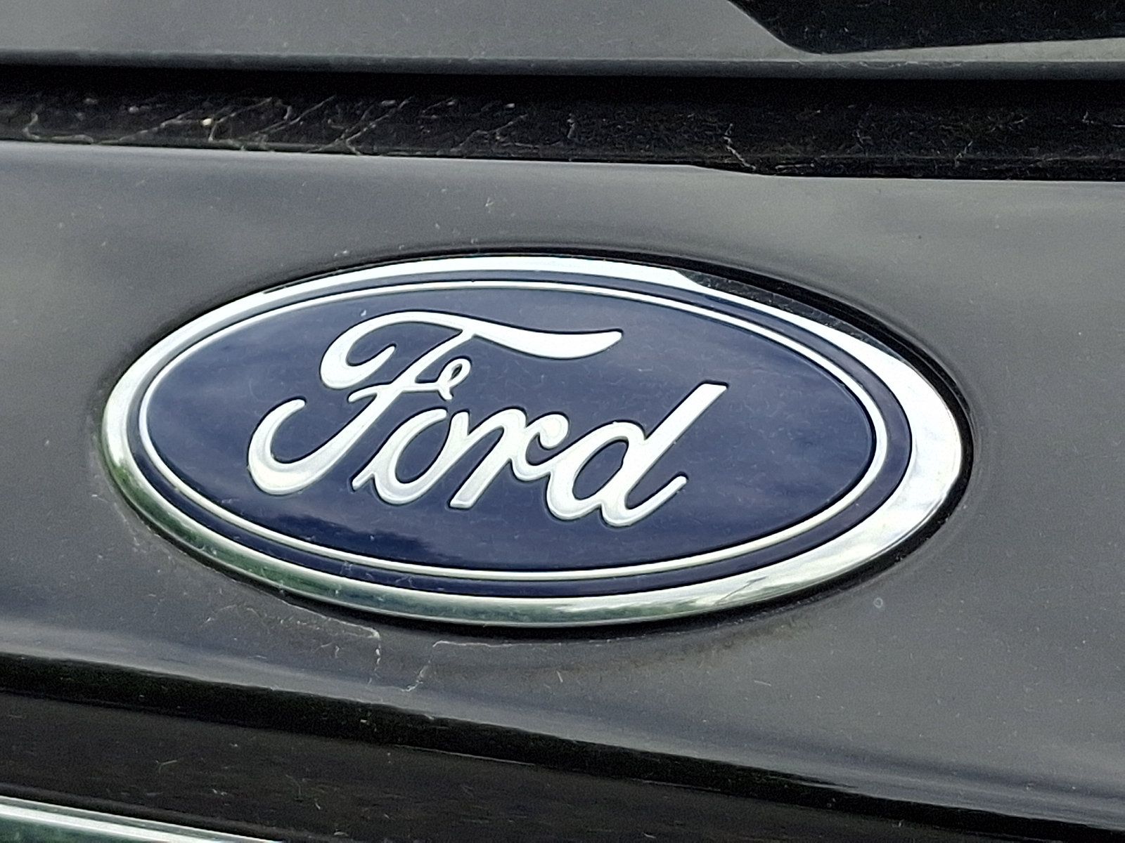 Used 2022 Ford Explorer XLT w/ Class IV Trailer Tow Package AWD/4WD image 7