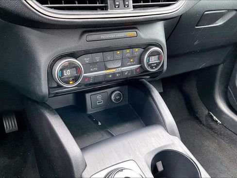 Used 2021 Ford Escape SEL w/ Technology Package FWD image 16