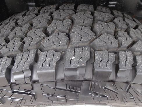 Used 2020 Jeep Wrangler Sport AWD/4WD image 12