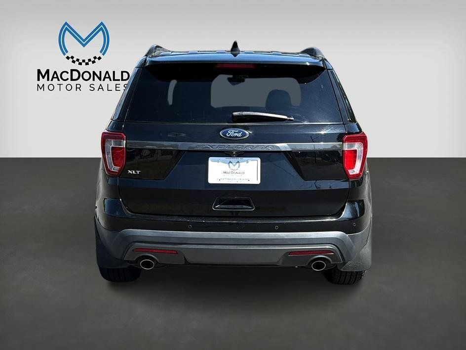 Used 2017 Ford Explorer XLT w/ Equipment Group 202A FWD image 6