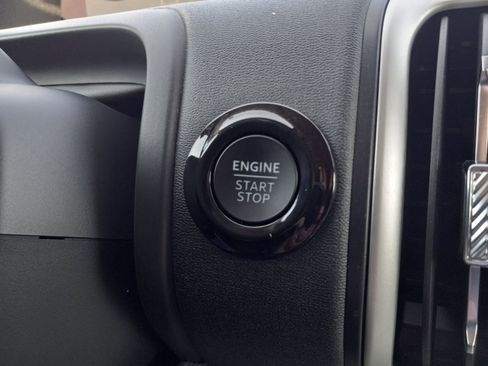 Used 2025 Ford Expedition Active AWD/4WD image 27