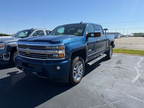 Used 2016 Chevrolet Silverado 2500 High Country w/ Duramax Plus Package AWD/4WD image 39