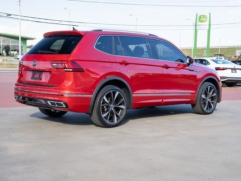 Used 2024 Volkswagen Tiguan SEL R-Line image 6