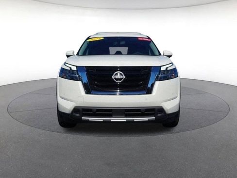 Certified 2024 Nissan Pathfinder SL image 8