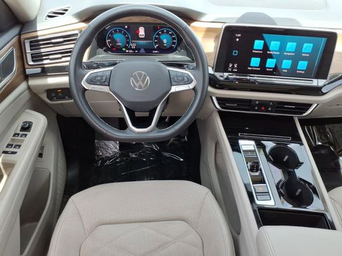 Certified 2024 Volkswagen Atlas SE w/ Panoramic Sunroof Package image 27