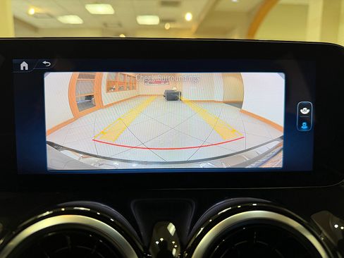 Used 2026 Mercedes-Benz GLB 250 image 20