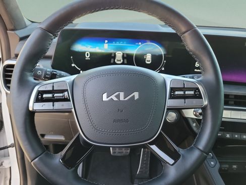 Certified 2025 Kia Telluride SX Prestige X-Line AWD/4WD image 18