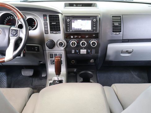 Used 2016 Toyota Sequoia Platinum RWD image 17