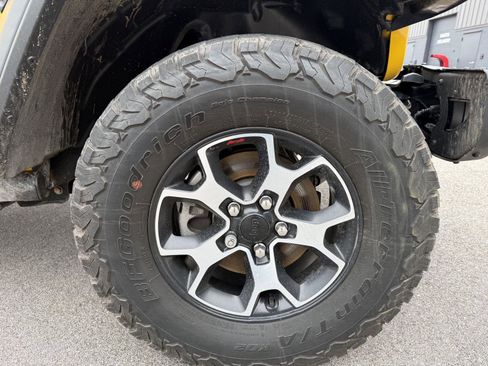 Used 2021 Jeep Wrangler Rubicon w/ Uconnect 4C Nav & Sound Group AWD/4WD image 13
