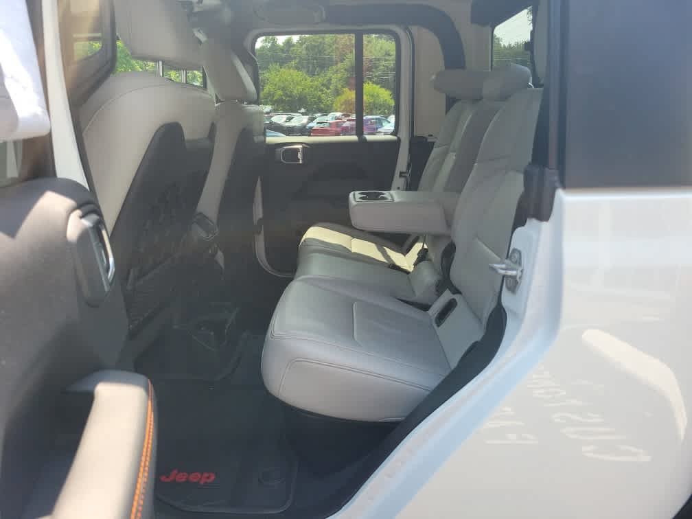 Used 2022 Jeep Gladiator Mojave w/ Trailer Tow Package AWD/4WD image 27