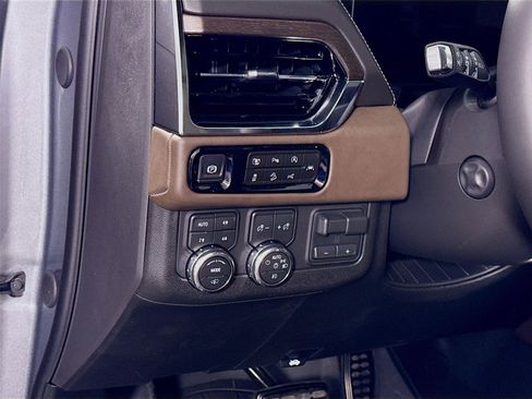New 2026 GMC Yukon XL Denali Ultimate w/ LPO, Floor Liner Package AWD/4WD image 4