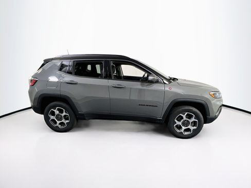 Used 2022 Jeep Compass Trailhawk w/ Trailhawk Convenience Group AWD/4WD image 4