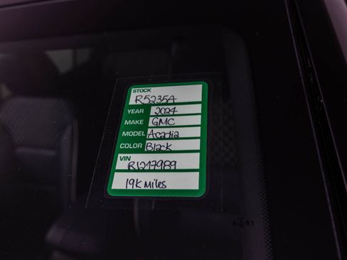 Used 2024 GMC Acadia Denali image 44