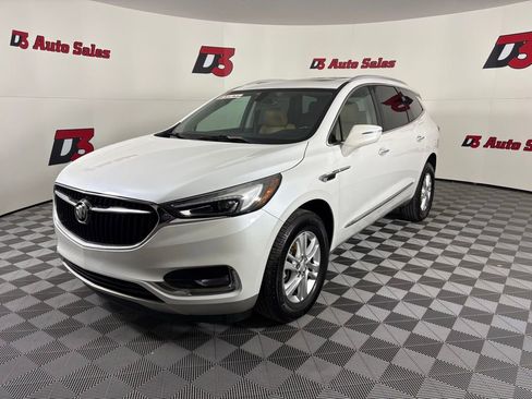 Used 2018 Buick Enclave Essence image 2