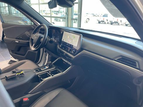 Used 2024 Lexus TX 350 TX 350 Premium w/ Captains Chair Package image 31