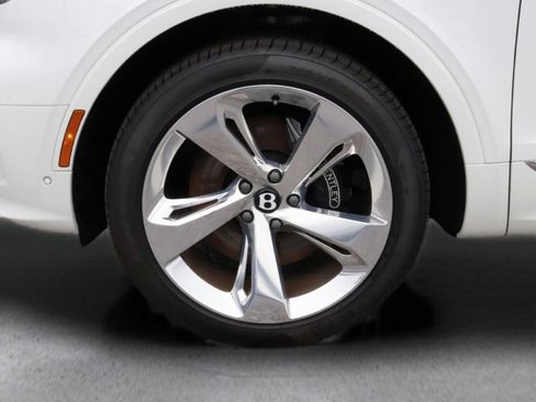 New 2025 Bentley Bentayga Extended Wheelbase image 6