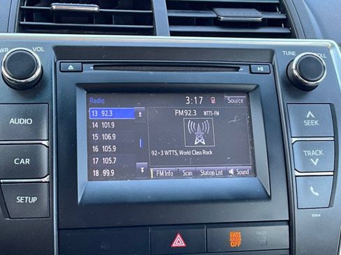 Used 2016 Toyota Camry LE FWD image 23