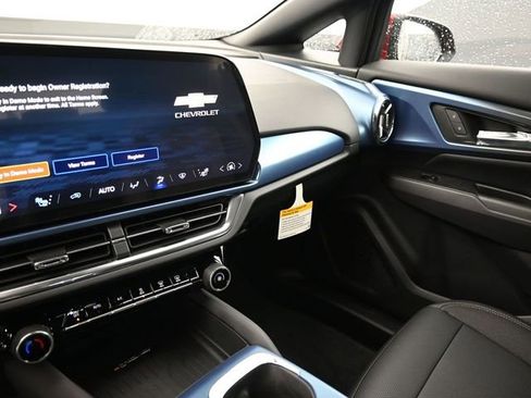 New 2026 Chevrolet Equinox EV LT image 20