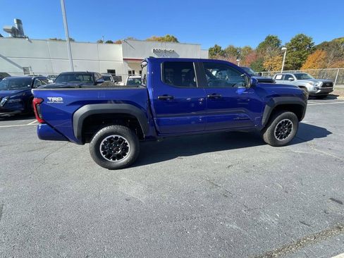 Used 2025 Toyota Tacoma TRD Off-Road image 12