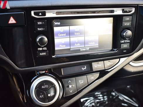 Used 2017 Toyota Prius C One image 21