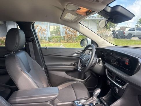 Used 2025 Buick Encore GX Preferred FWD image 11