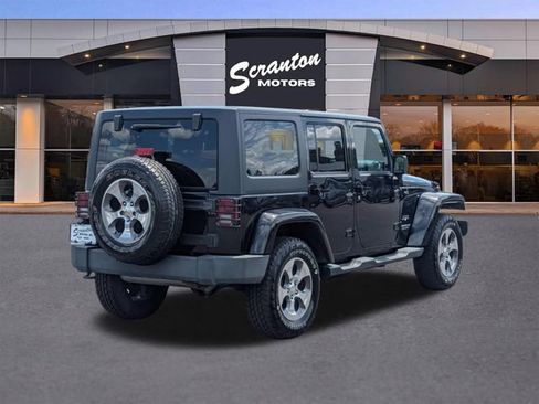 Used 2017 Jeep Wrangler Unlimited Sahara w/ Dual Top Group AWD/4WD image 5