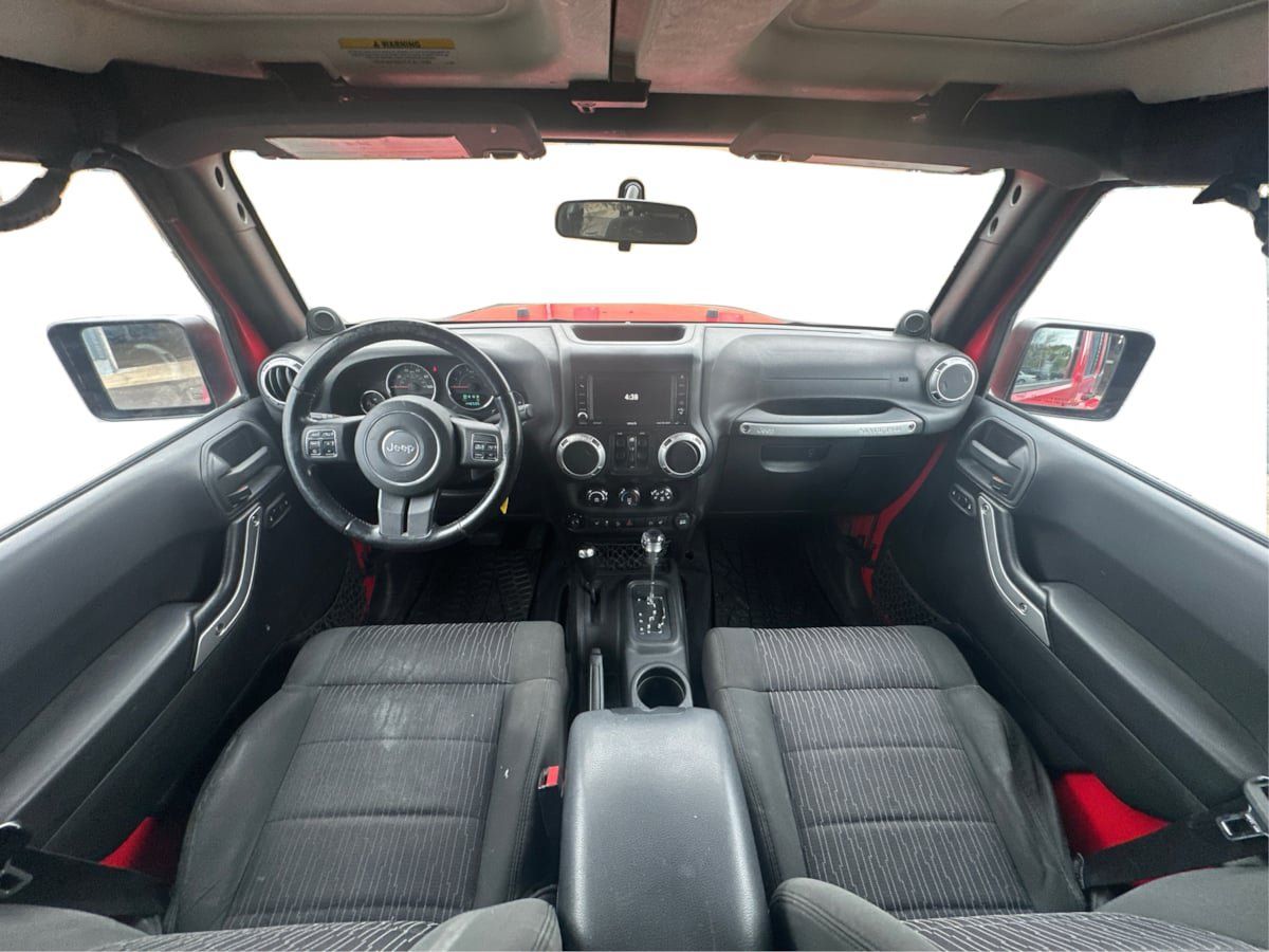 Used 2012 Jeep Wrangler Unlimited Sahara w/ Connectivity Group AWD/4WD image 13