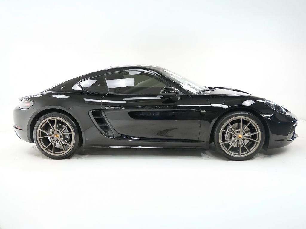 Used 2018 Porsche 718 Cayman RWD image 9