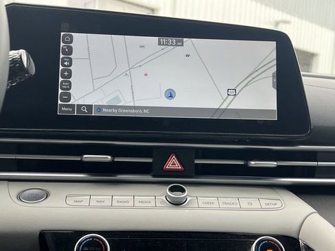 Certified 2025 Hyundai Elantra Limited FWD image 13