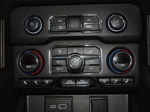 Used 2024 Chevrolet Suburban High Country w/ Max Trailering Package AWD/4WD image 33